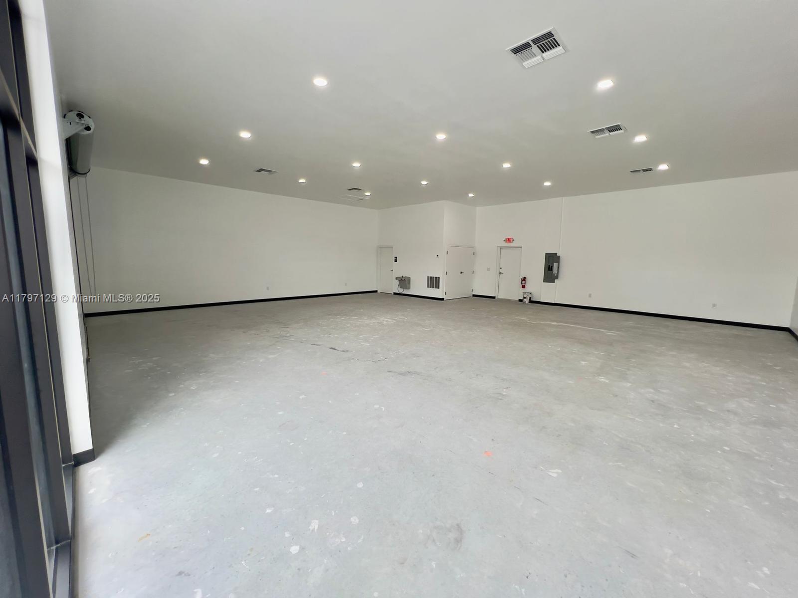 733 TILLMAN PL