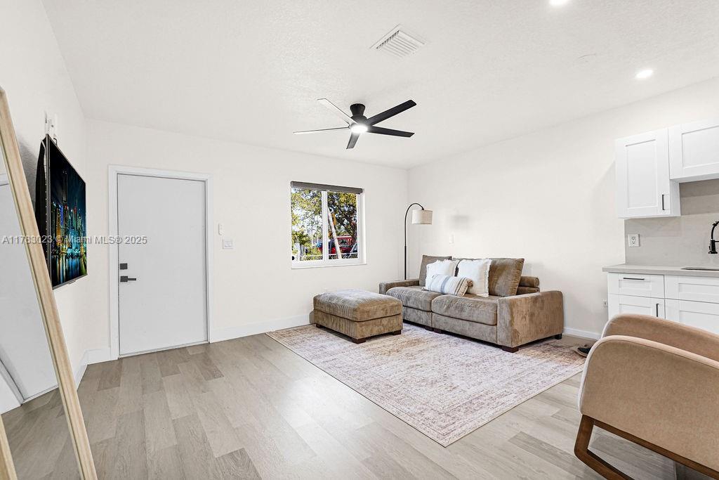 FAIRLAWN - Residential Income