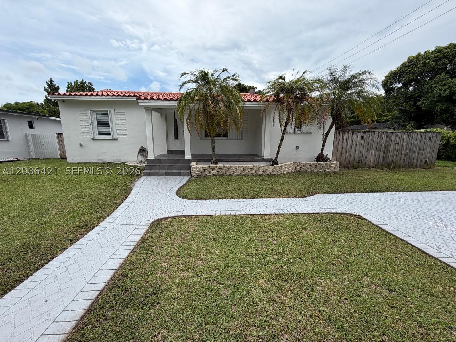 1250 Wren Ave