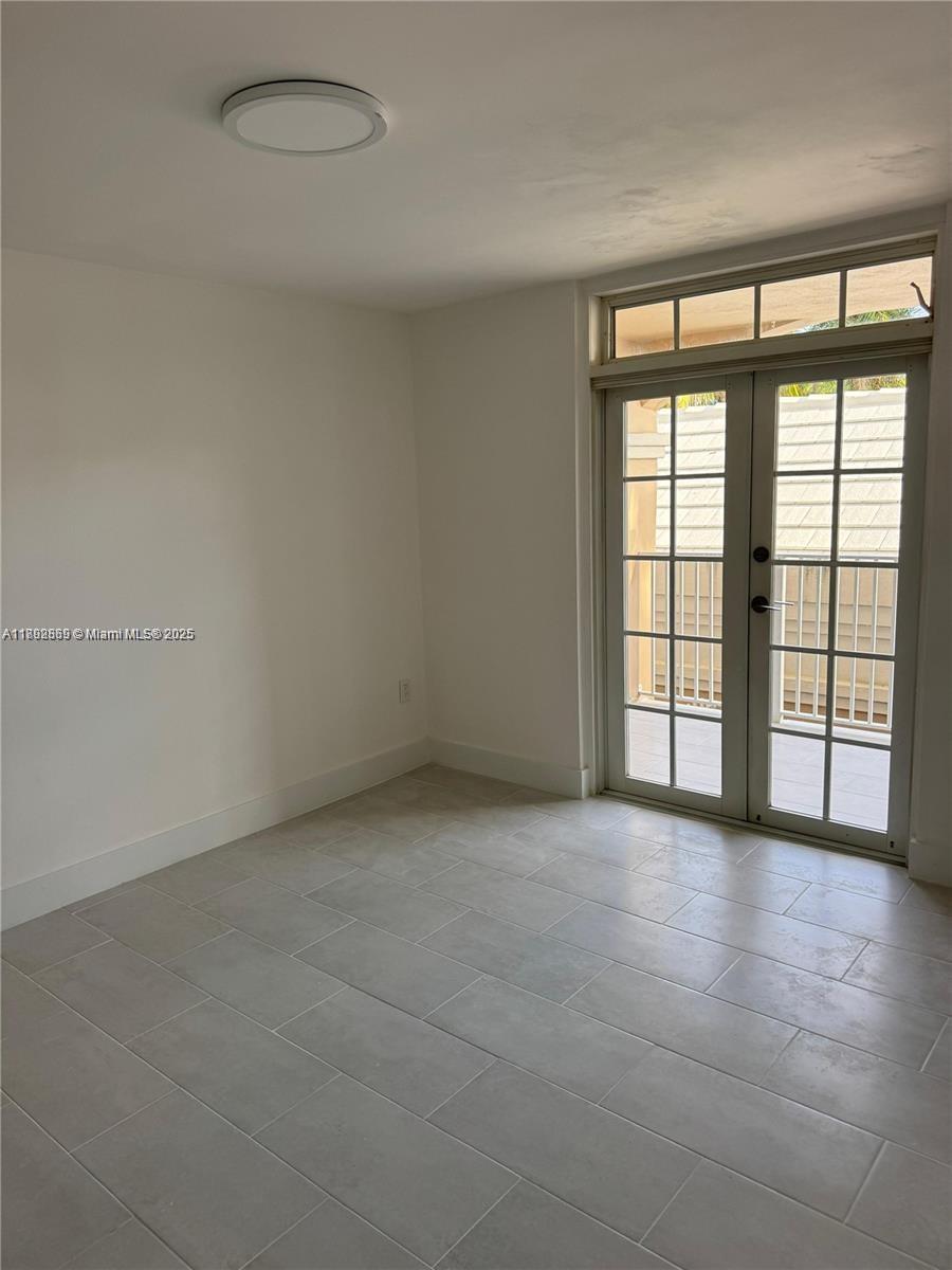 UNIVERSITY INN CONDO - Residential Lease