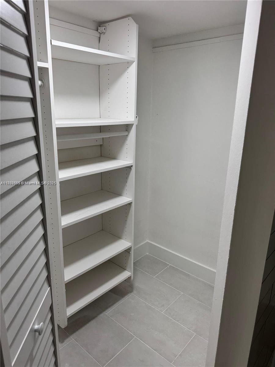 UNIVERSITY INN CONDO - Residential Lease