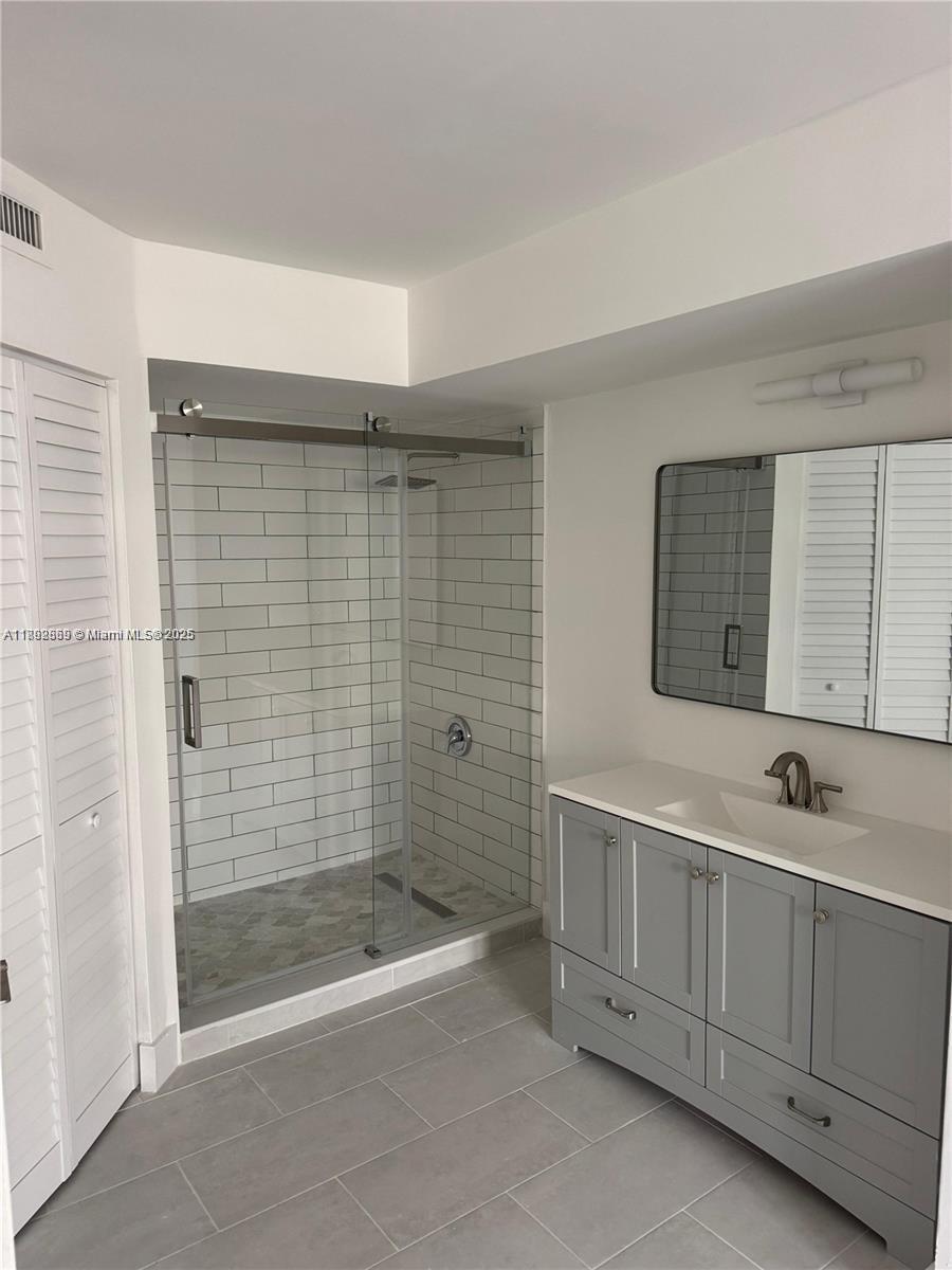 UNIVERSITY INN CONDO - Residential Lease