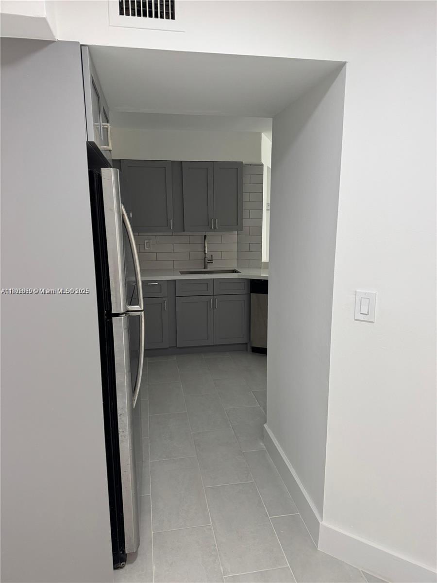 UNIVERSITY INN CONDO - Residential Lease
