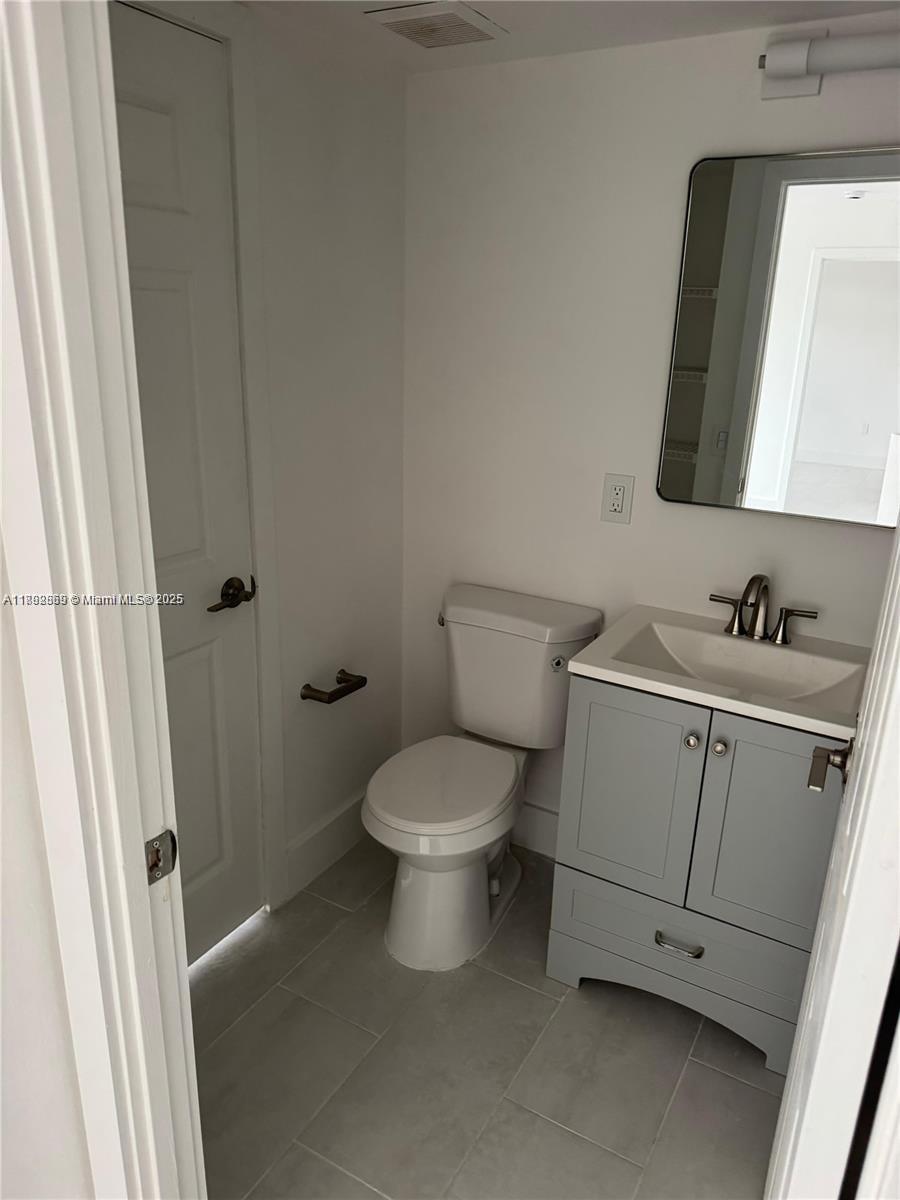 UNIVERSITY INN CONDO - Residential Lease