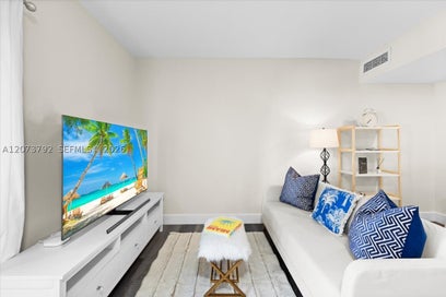 435 21st St 111 Miami Beach FL 33139