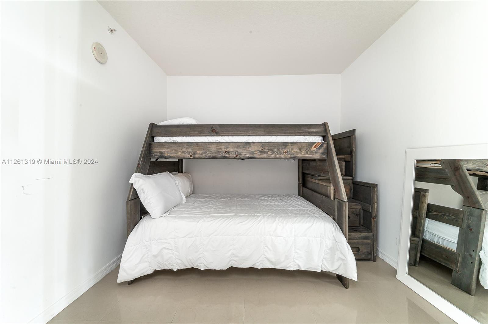 LA PERLA CONDO - Residential