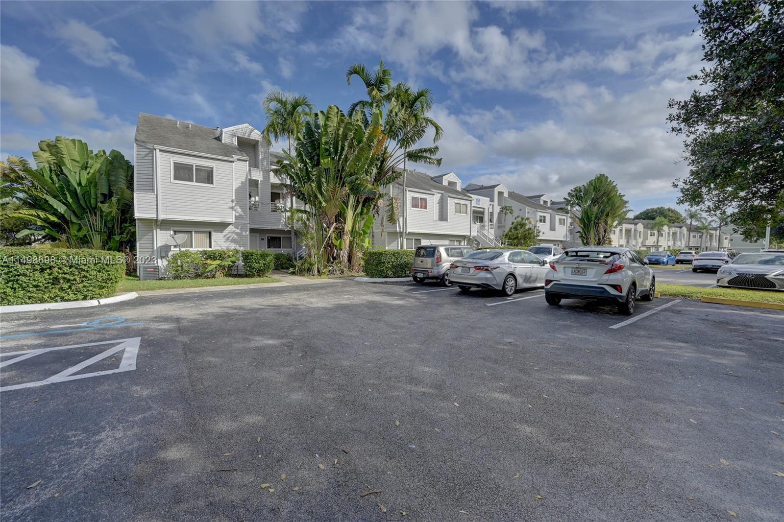 3409 Nw 44th St St 202, Oakland Park, Miami-Dade County, Florida - 2 Bedrooms  2 Bathrooms - 