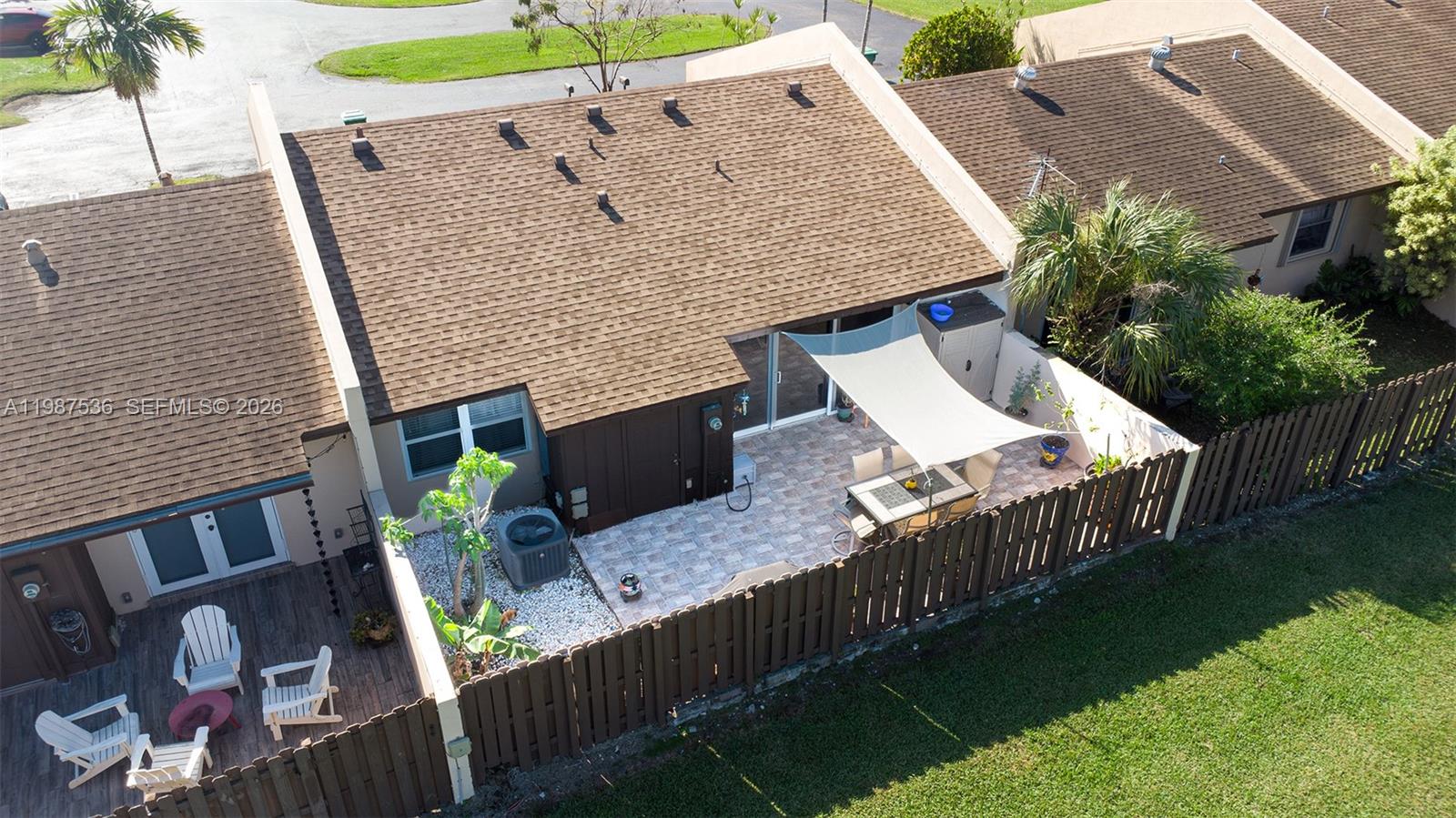 DEVON-AIRE VILLAS SEC 4 - Residential