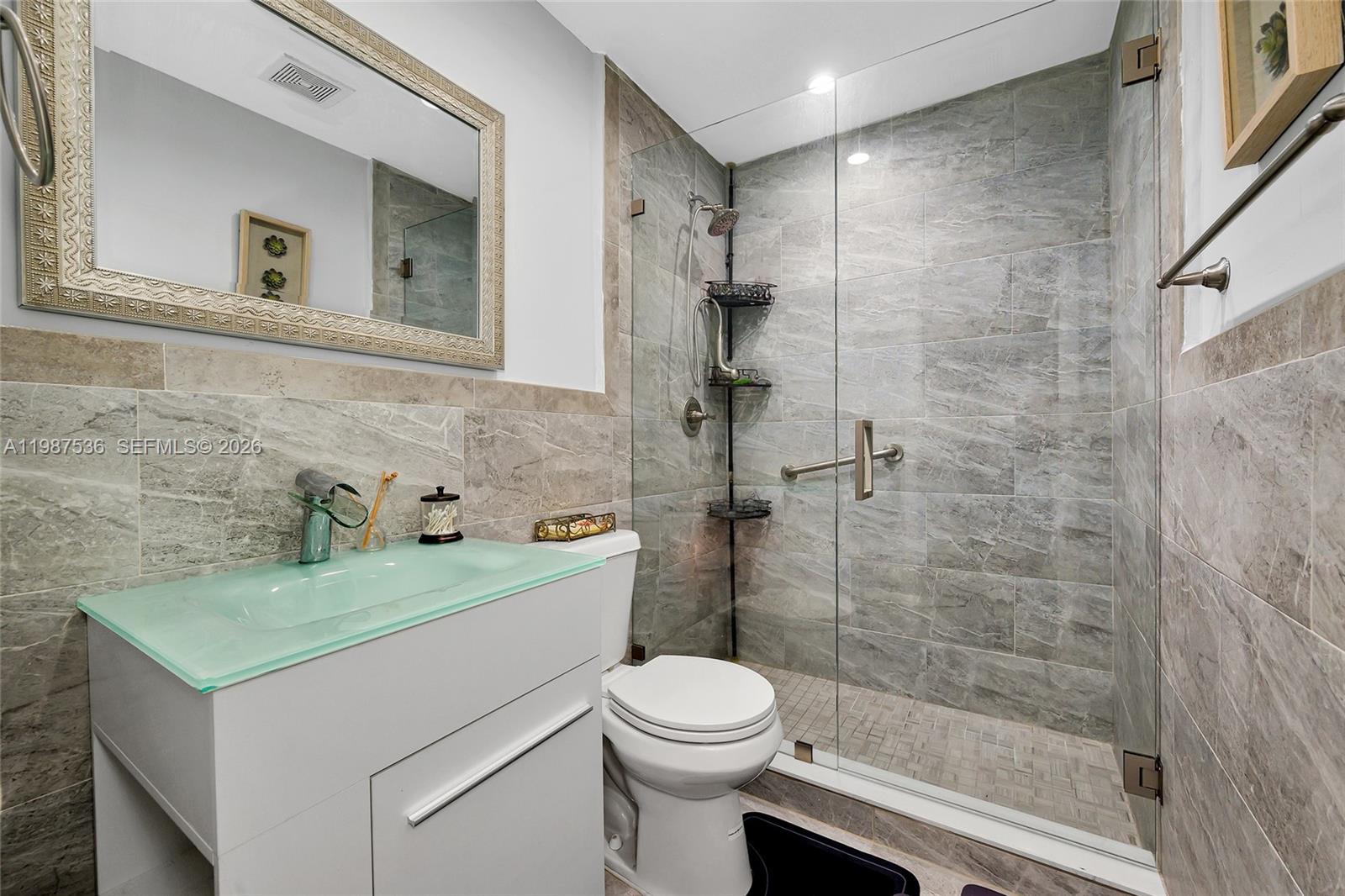 DEVON-AIRE VILLAS SEC 4 - Residential