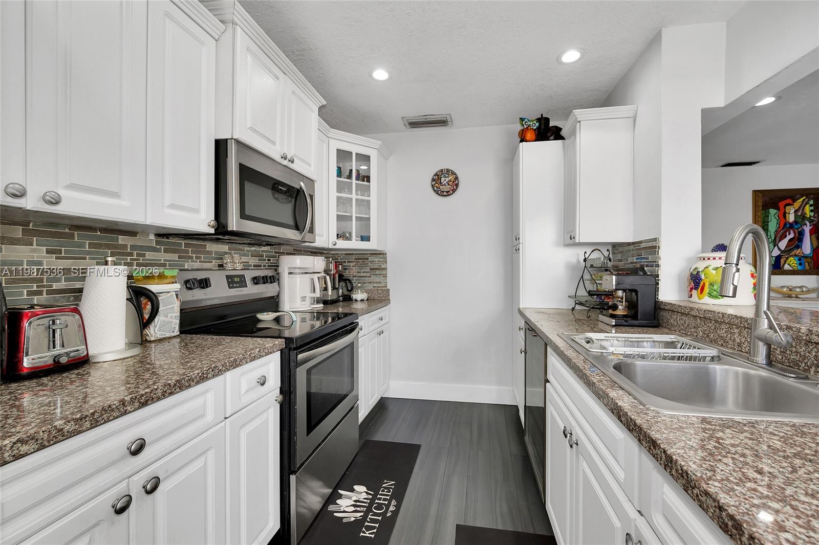 DEVON-AIRE VILLAS SEC 4 - Residential