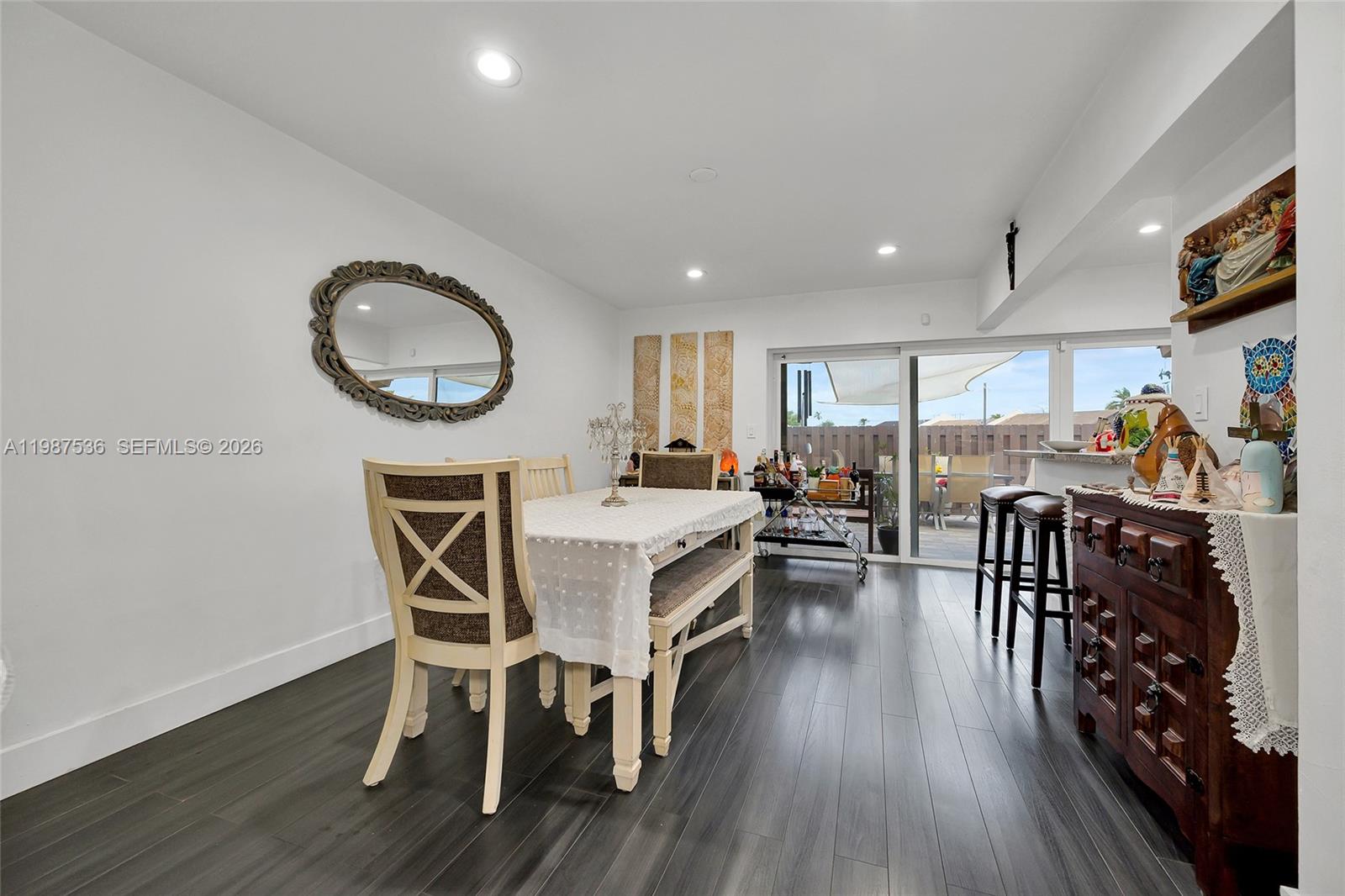 DEVON-AIRE VILLAS SEC 4 - Residential