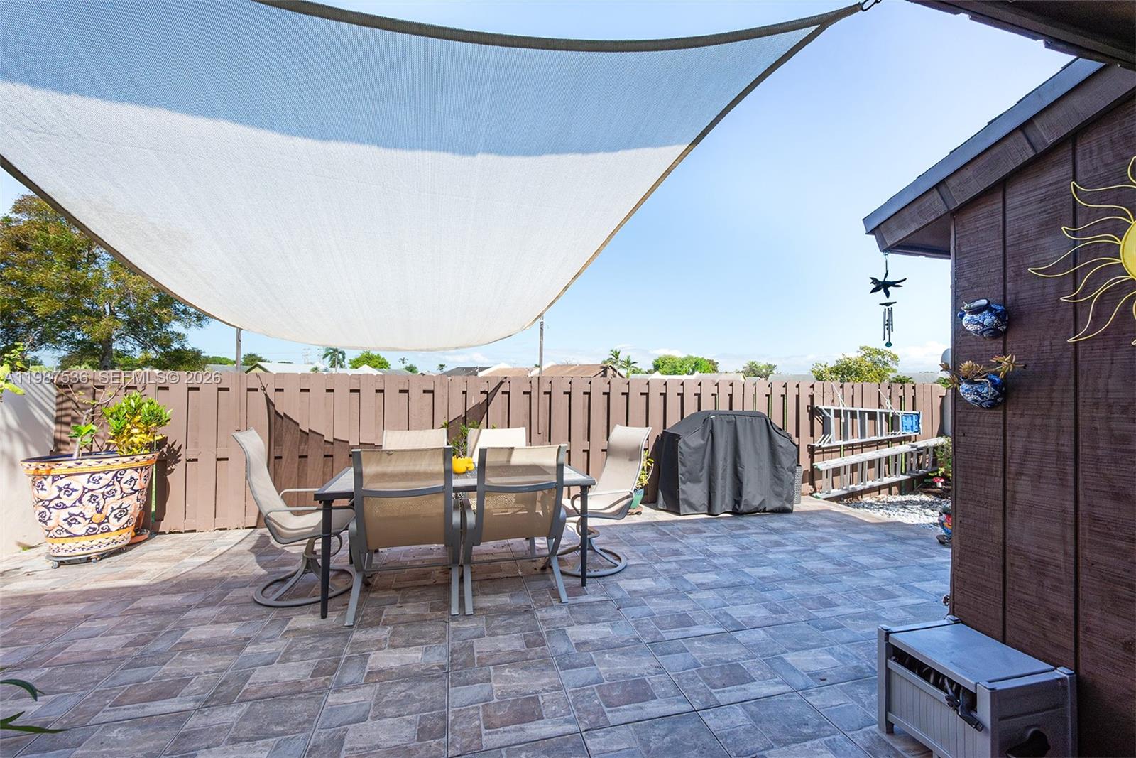 DEVON-AIRE VILLAS SEC 4 - Residential