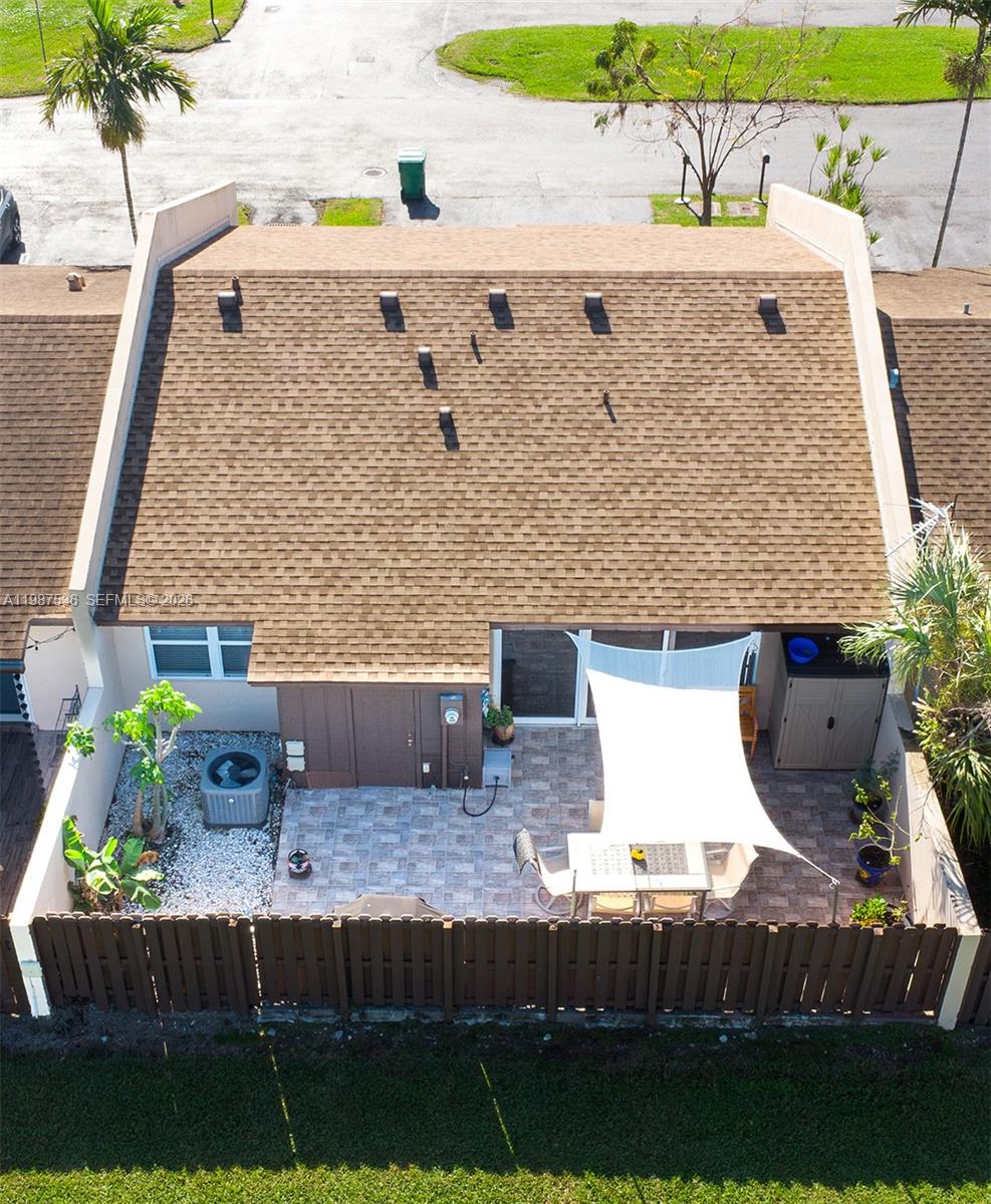 DEVON-AIRE VILLAS SEC 4 - Residential