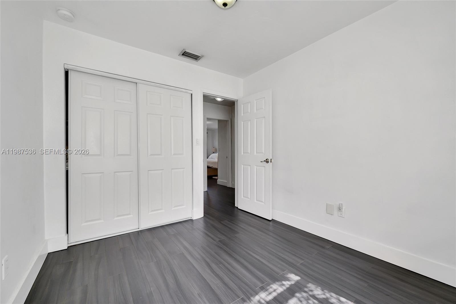 DEVON-AIRE VILLAS SEC 4 - Residential