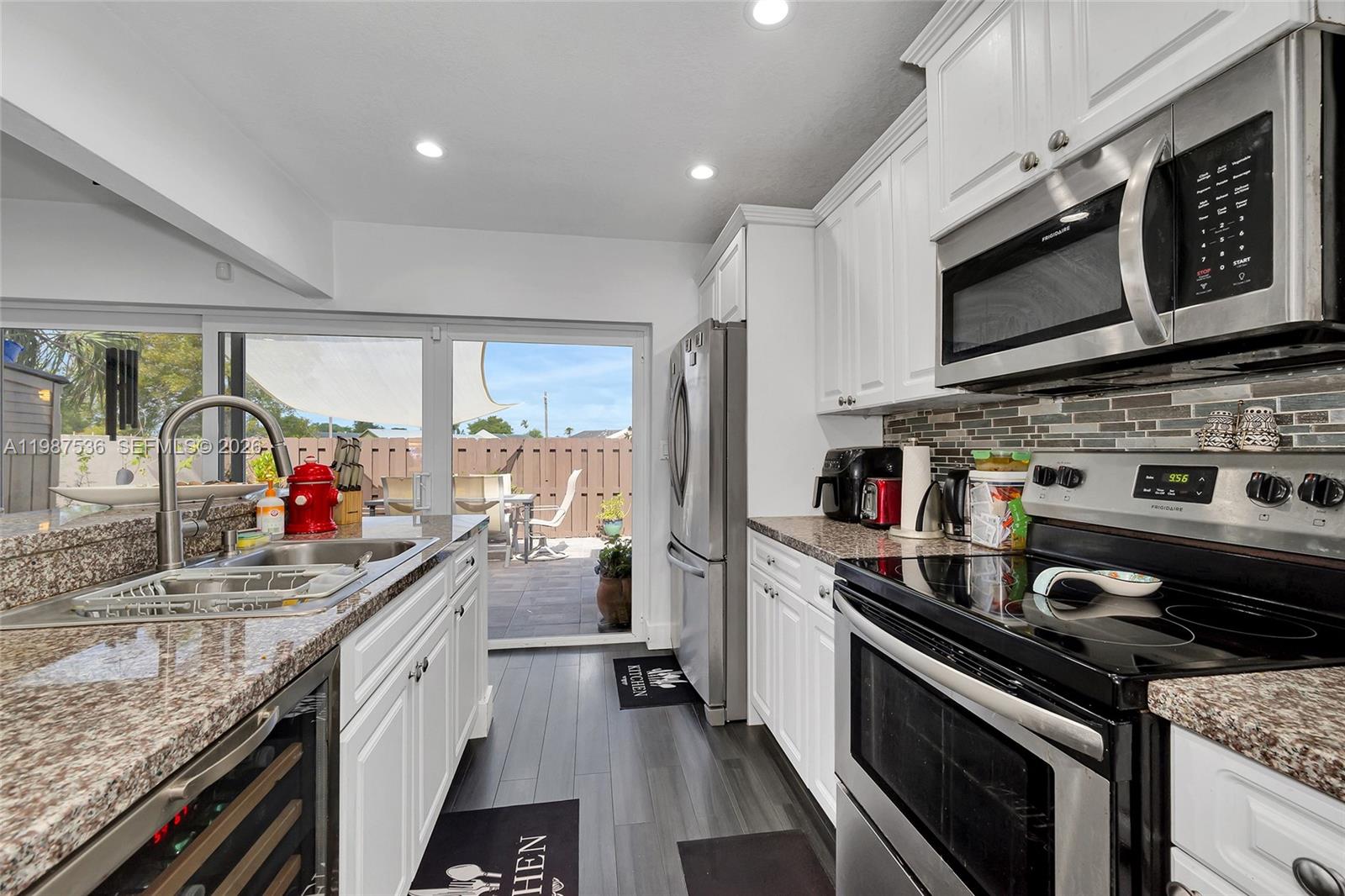 DEVON-AIRE VILLAS SEC 4 - Residential