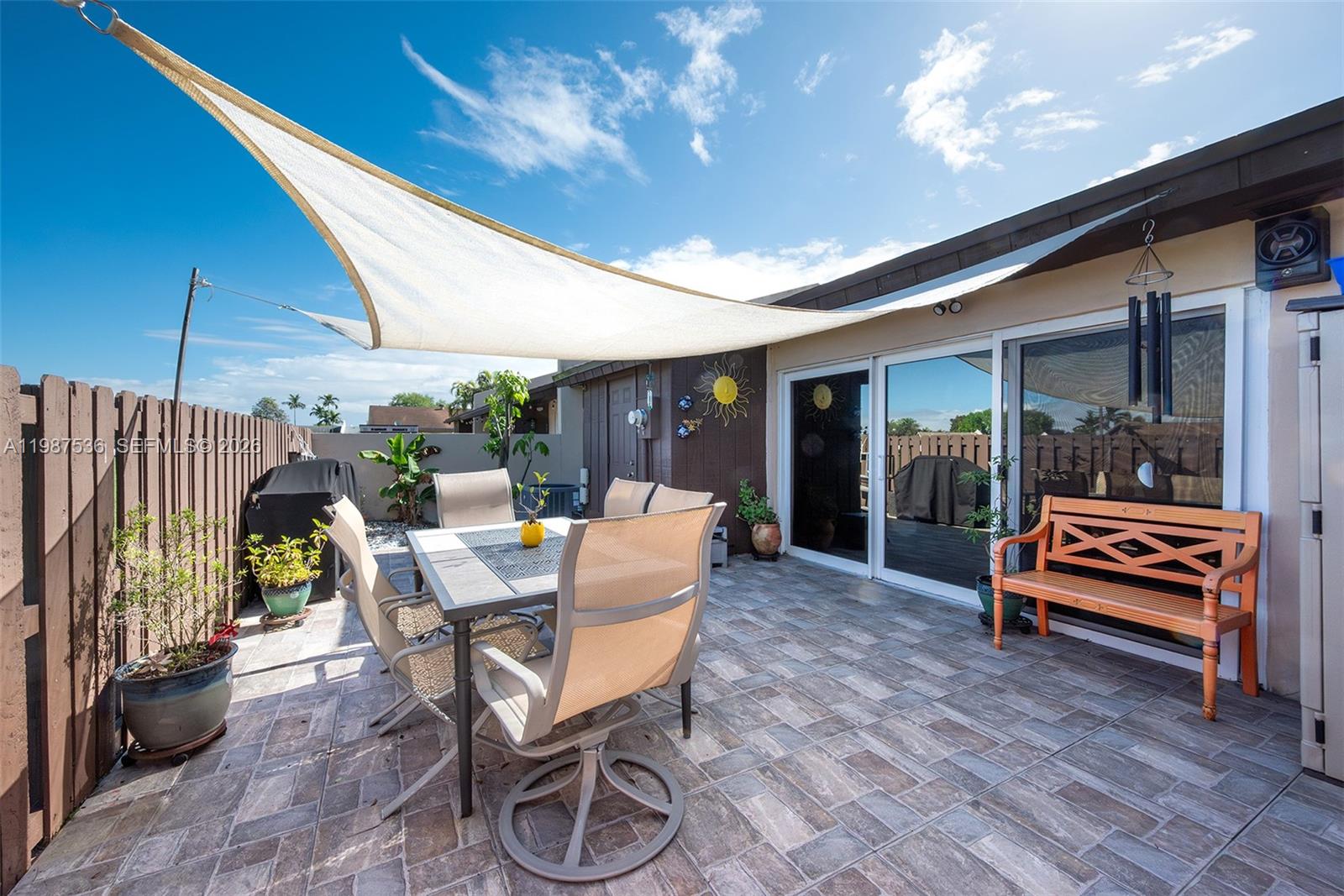 DEVON-AIRE VILLAS SEC 4 - Residential