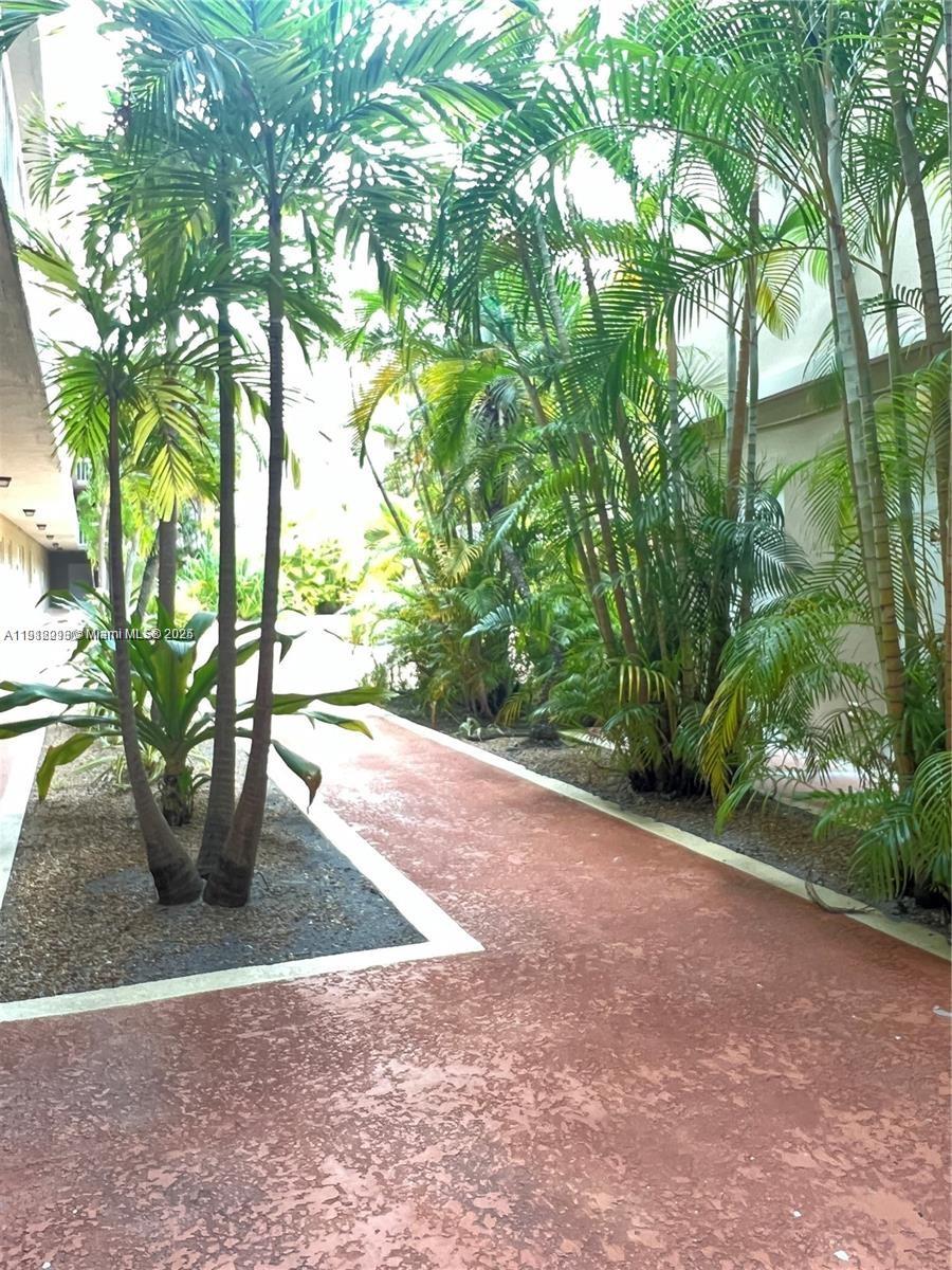 VILLAGE OF KINGS CREEK CO - Residential Lease