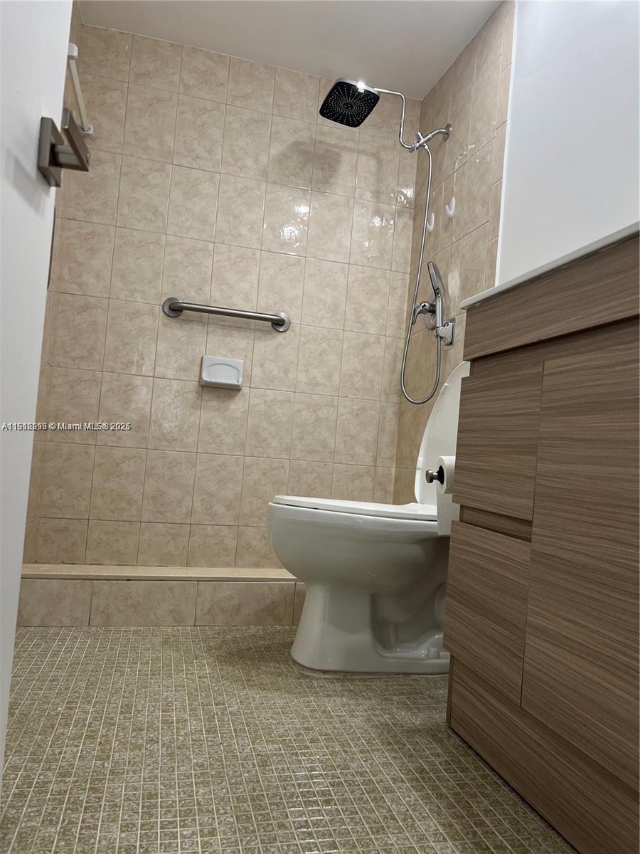 VILLAGE OF KINGS CREEK CO - Residential Lease