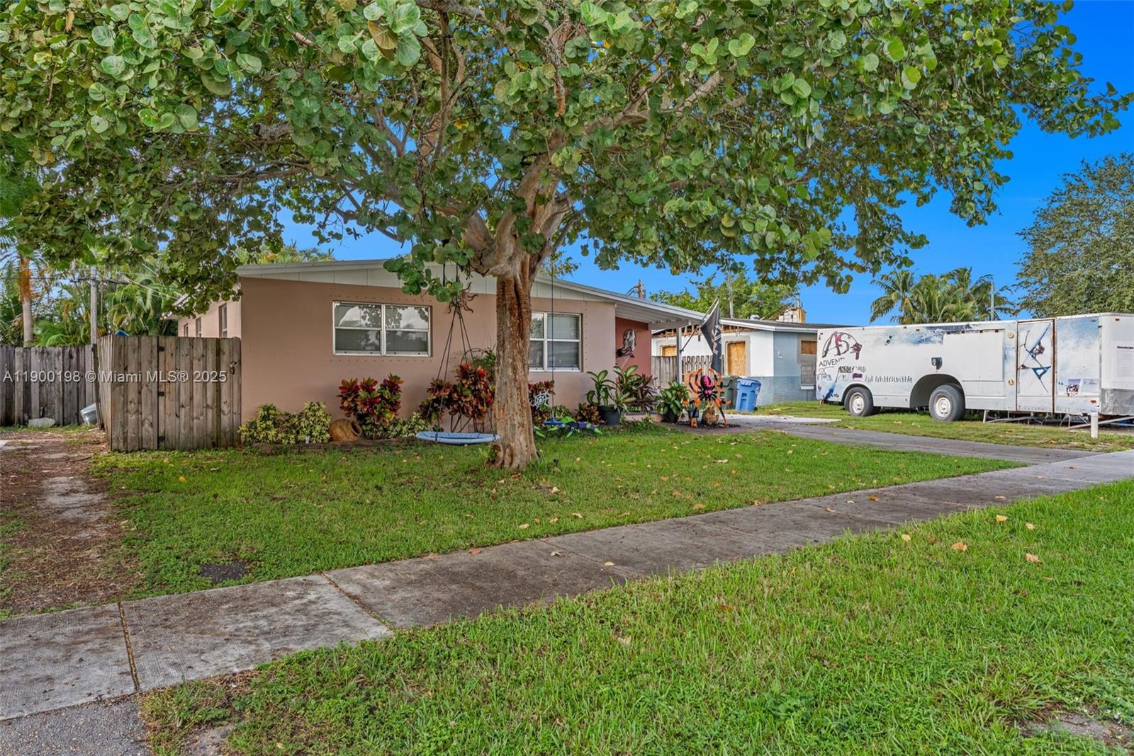 1200 NW 41st St
