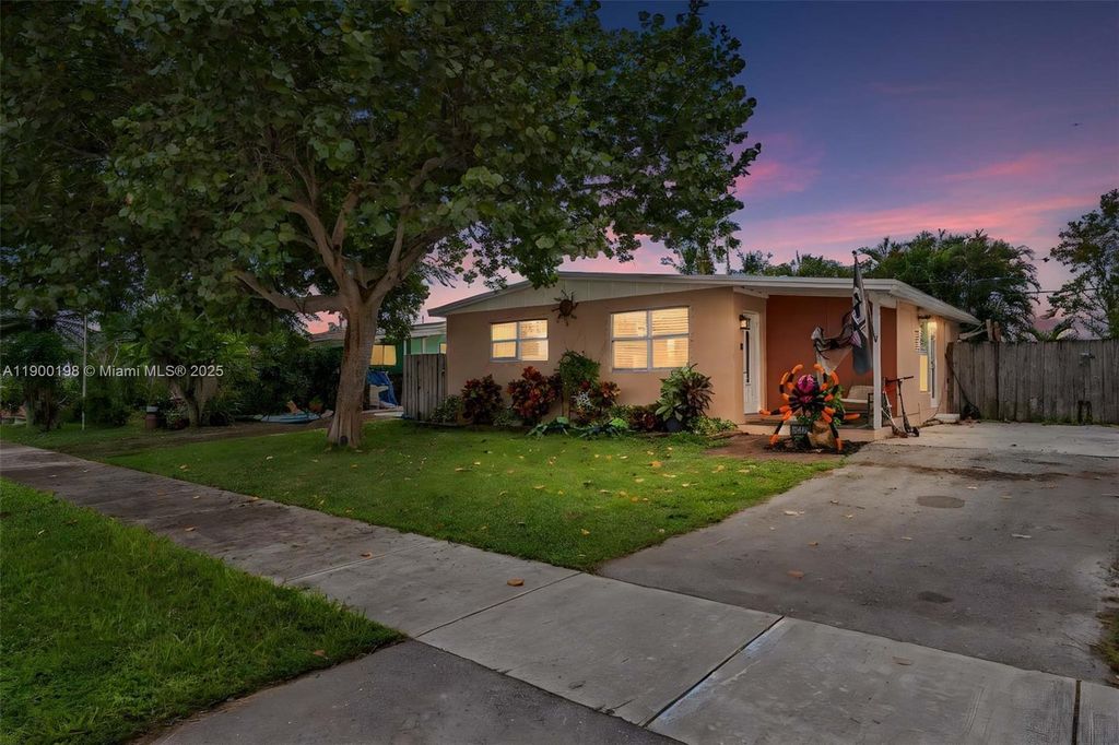 Photo of 1200 NW 41st St, Oakland Park, FL 33309 (MLS # A11900198)