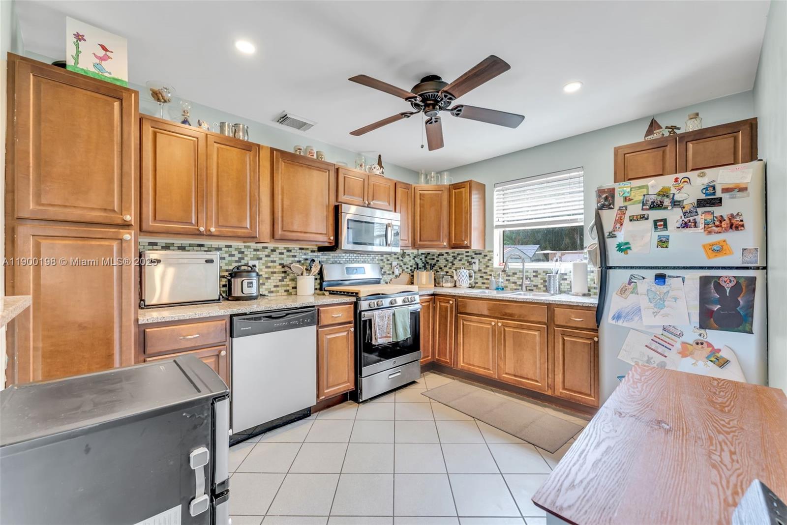 TWIN LAKES HOMES SEC 3 - Residential