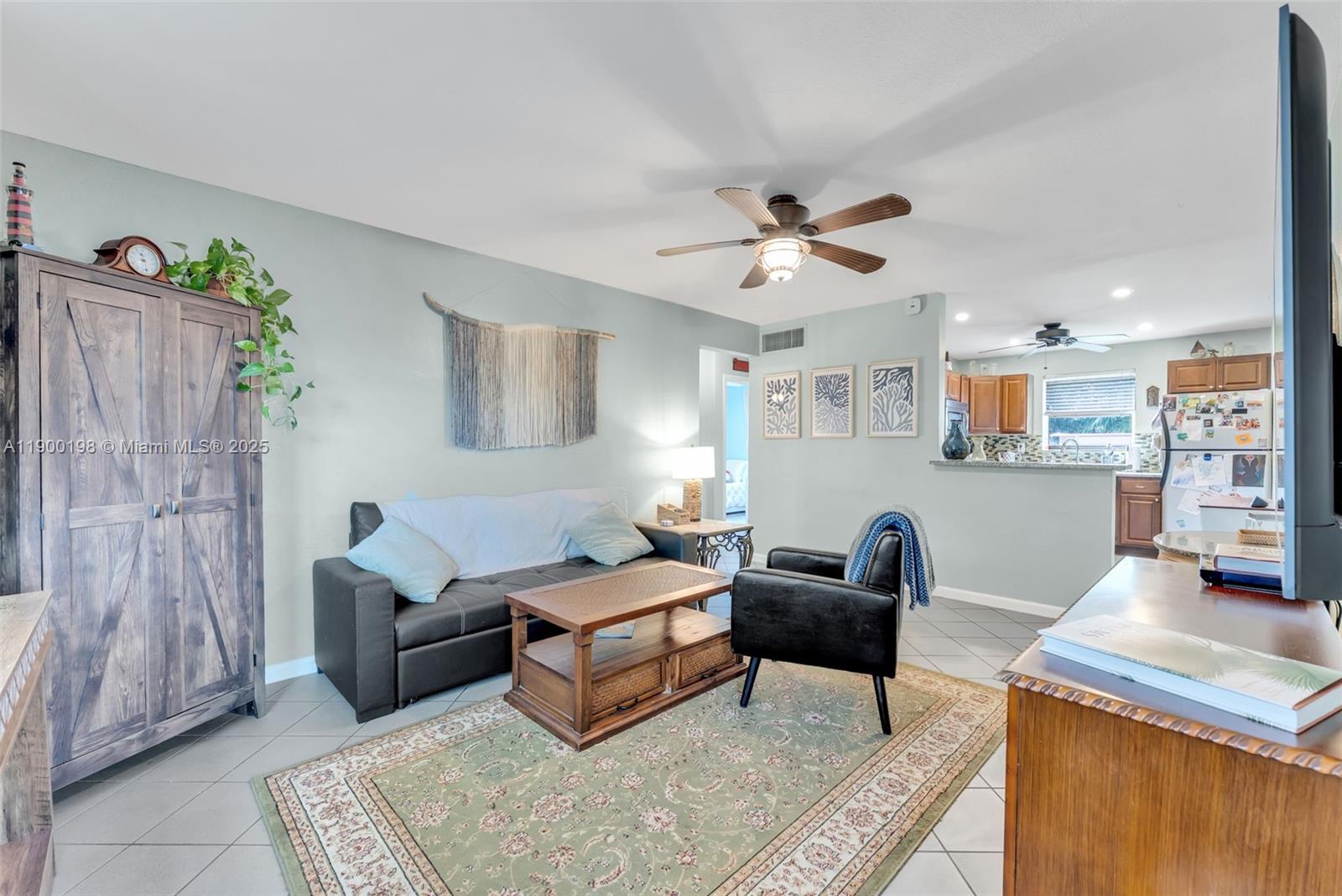 TWIN LAKES HOMES SEC 3 - Residential