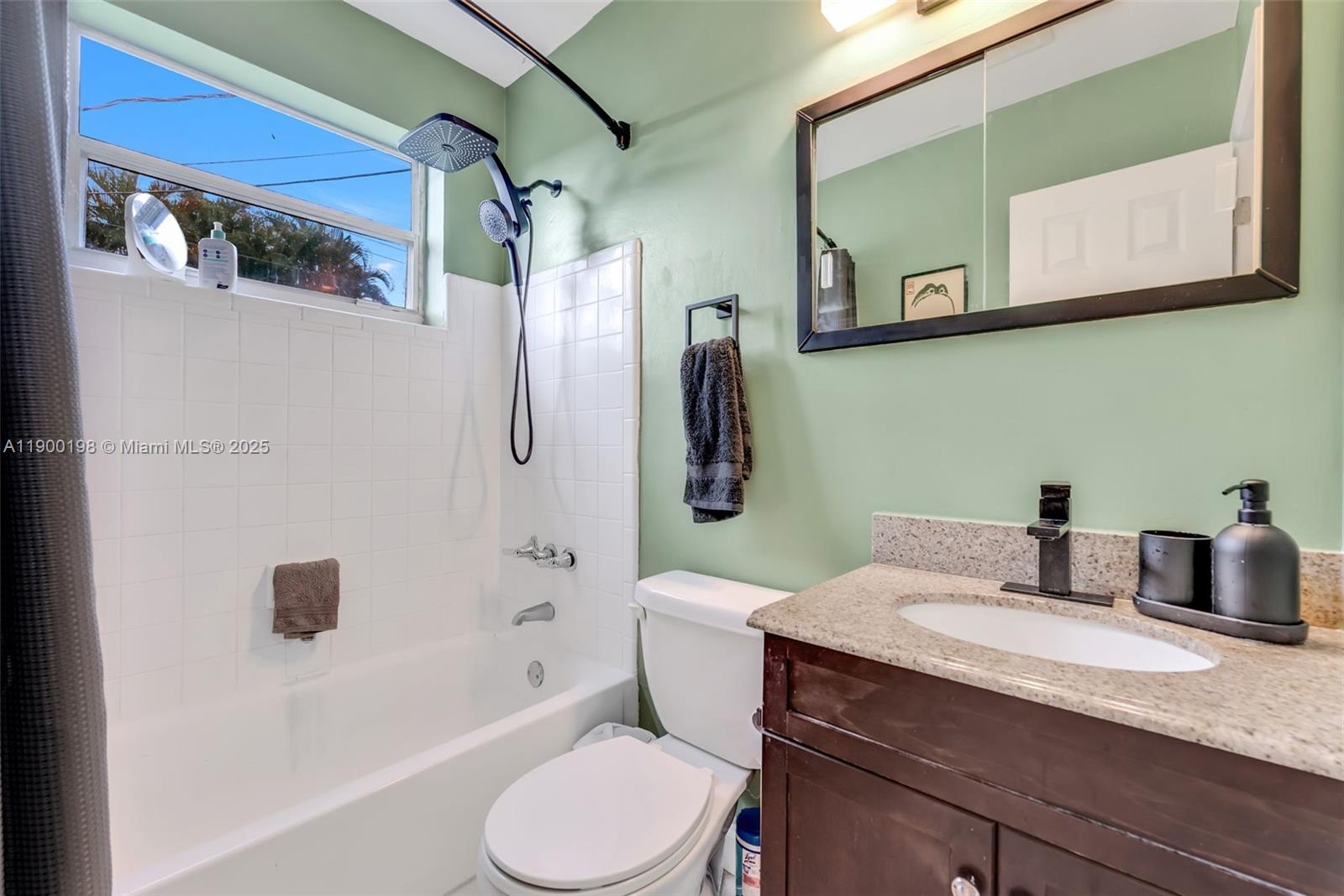 TWIN LAKES HOMES SEC 3 - Residential