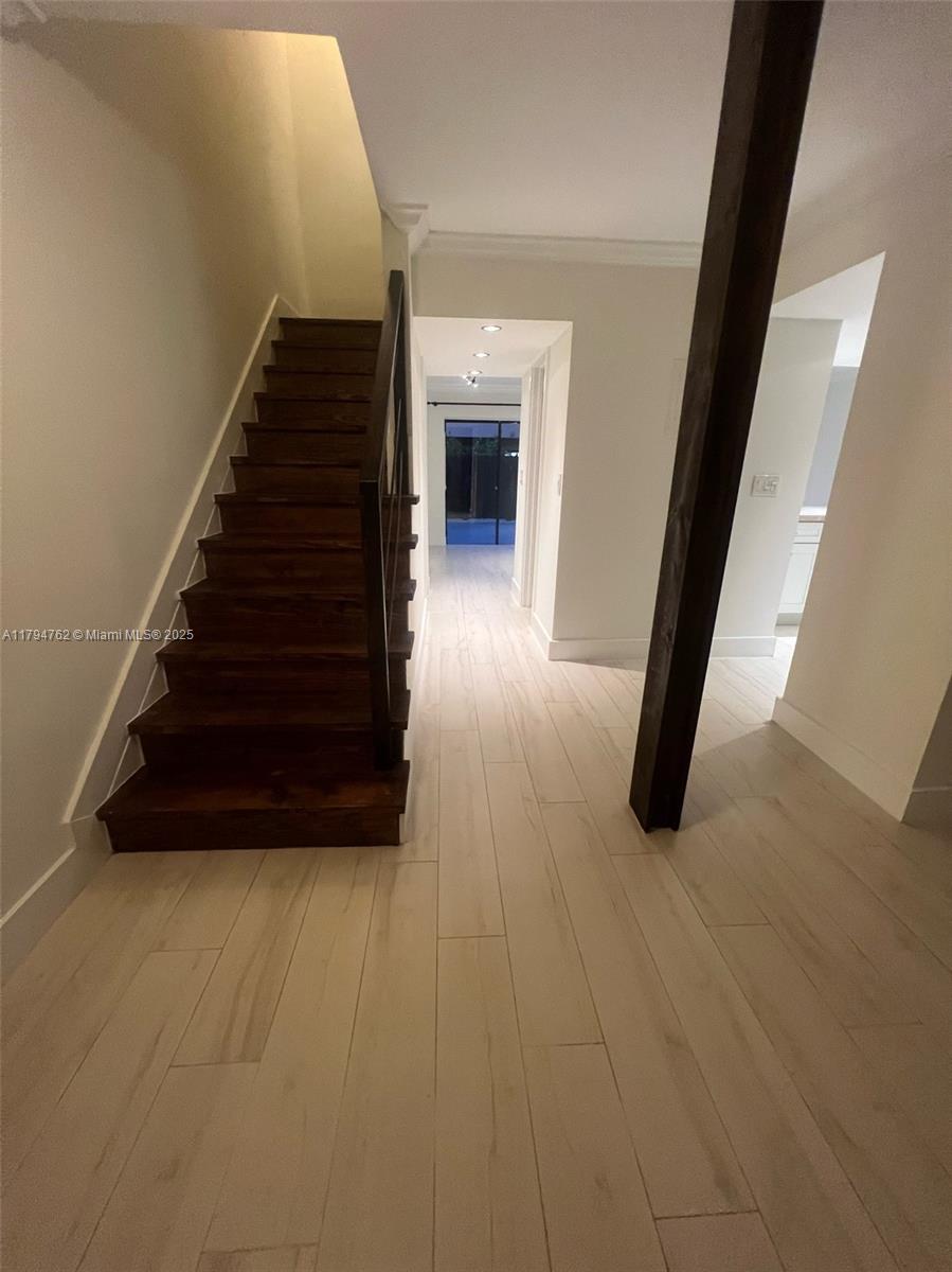 LARO GALLOWAY VILLAS COND - Residential