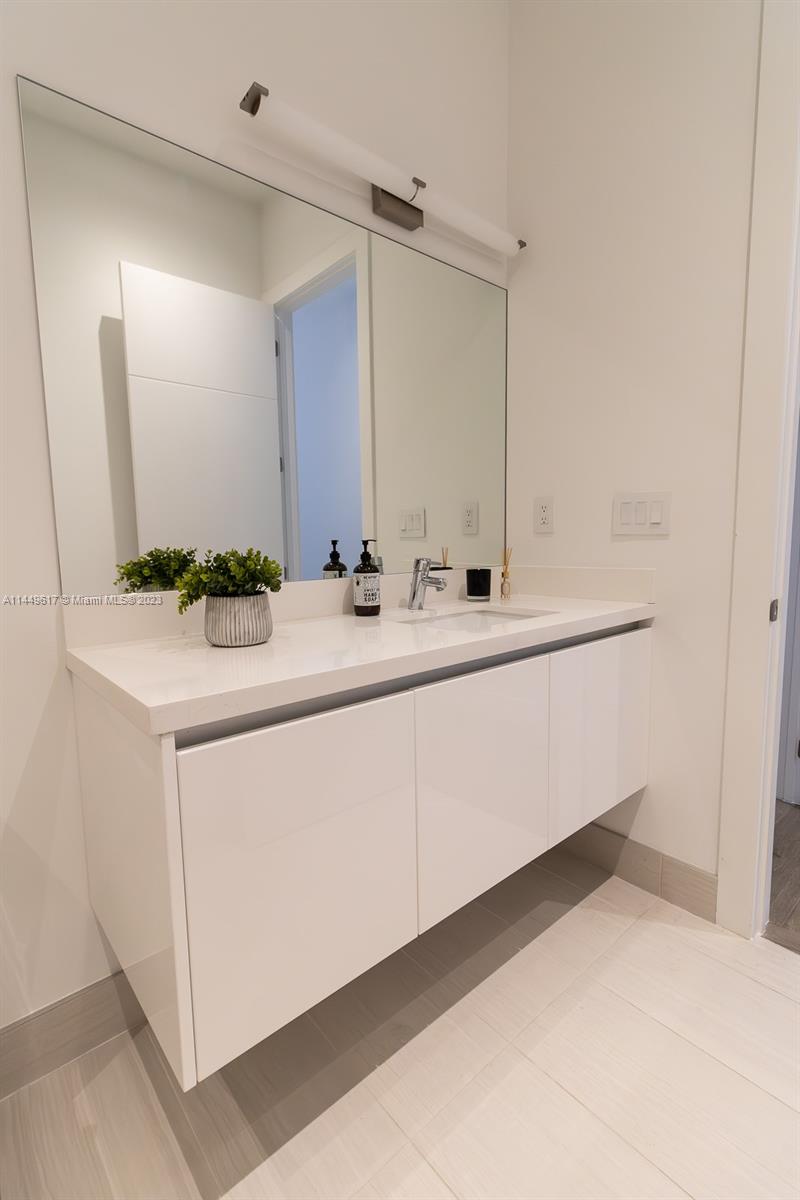 WESTON ESTATES - Residential