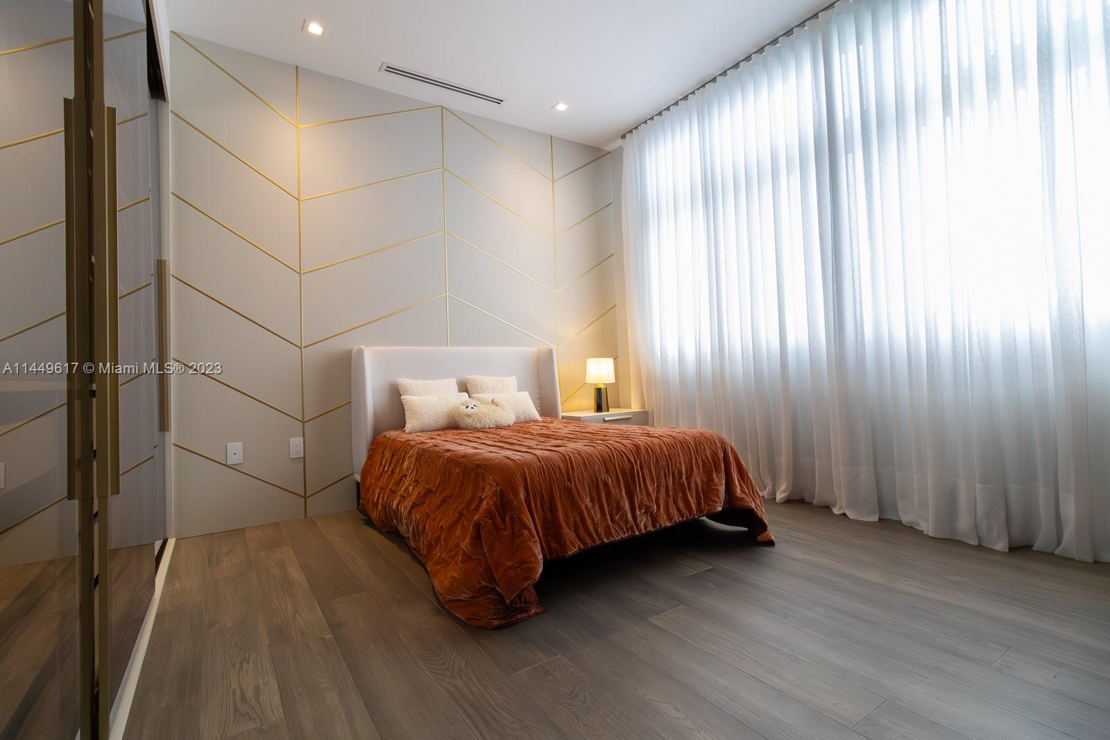 WESTON ESTATES - Residential