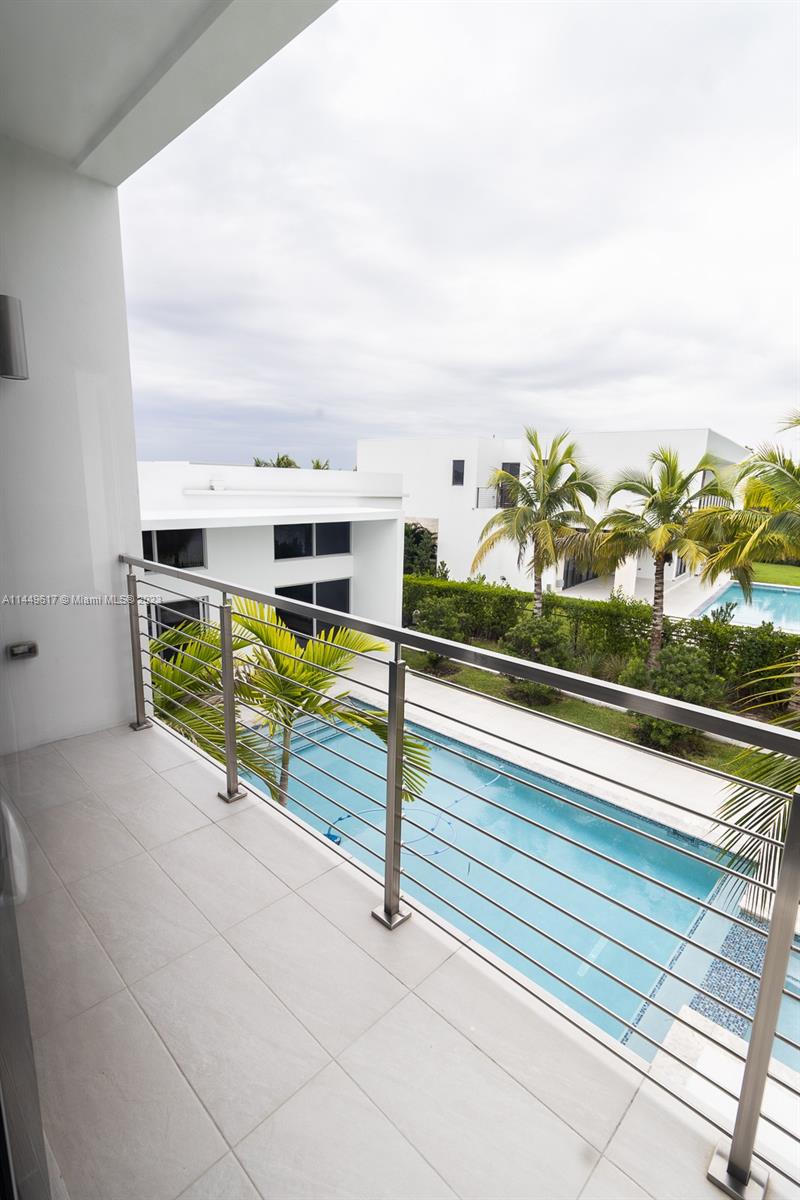 WESTON ESTATES - Residential