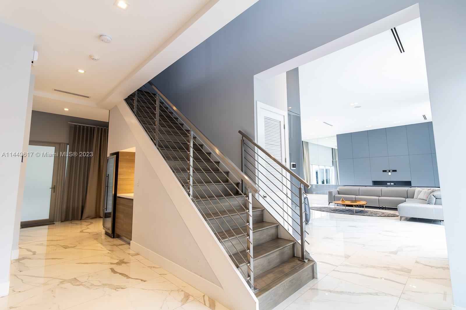 WESTON ESTATES - Residential