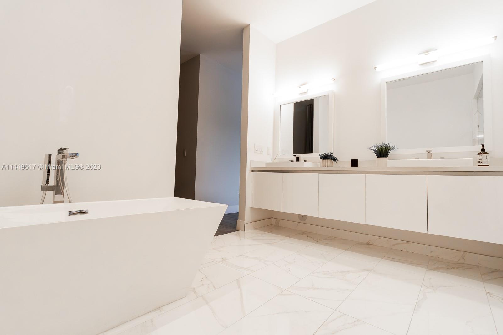 WESTON ESTATES - Residential