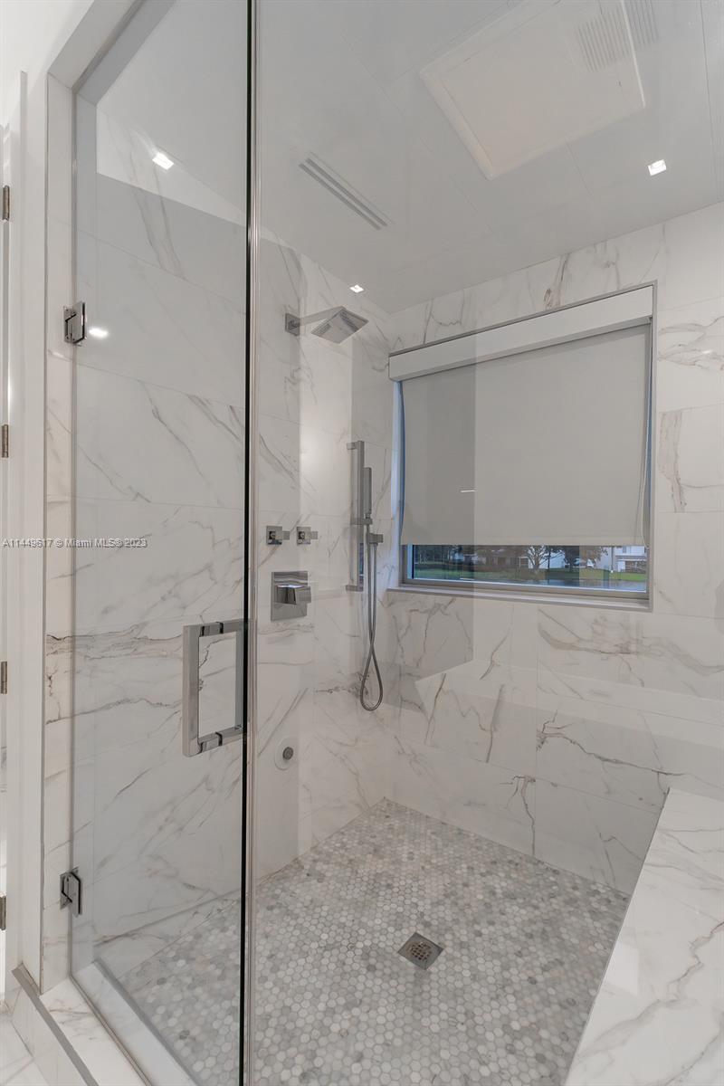 WESTON ESTATES - Residential