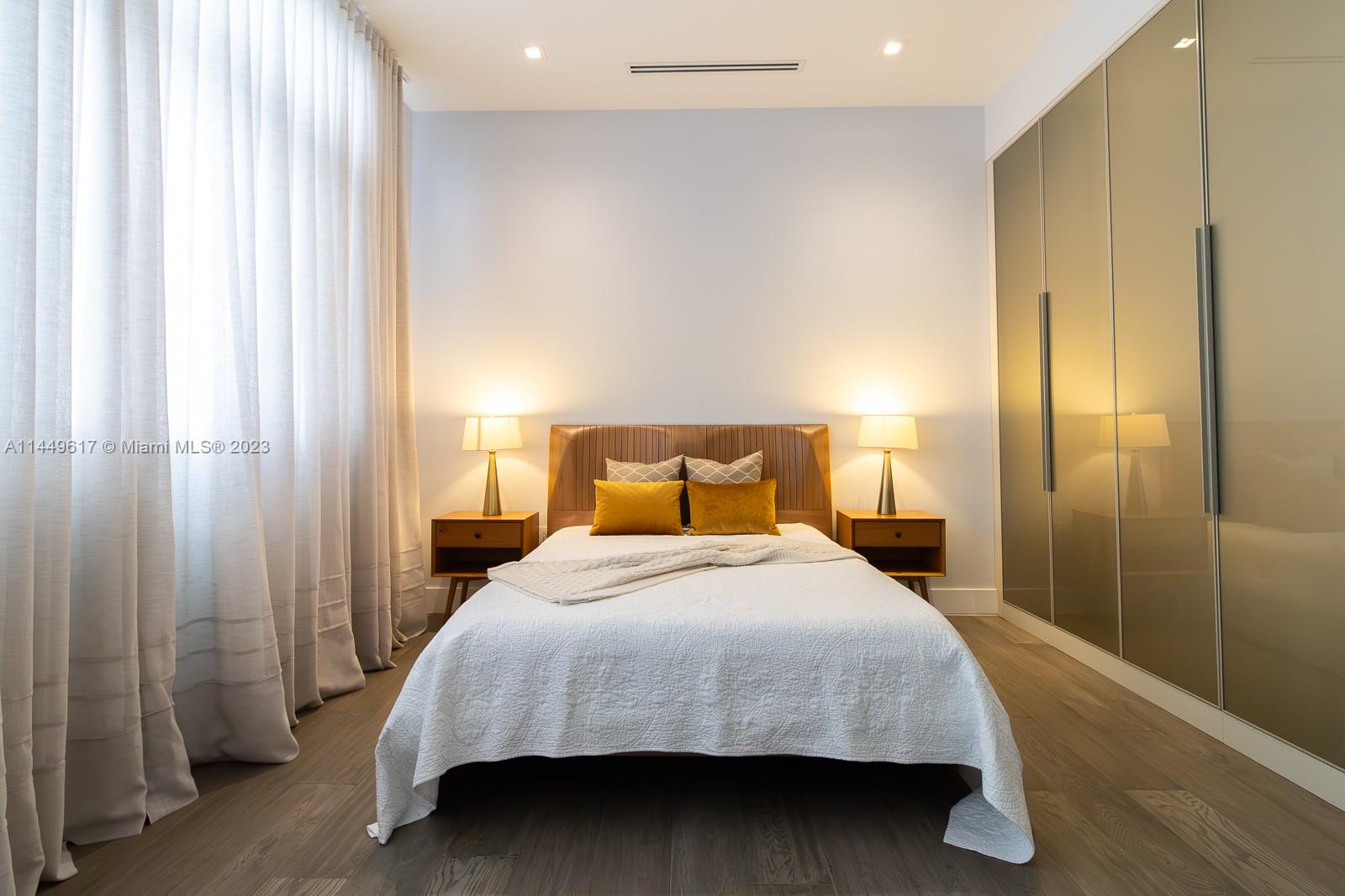 WESTON ESTATES - Residential