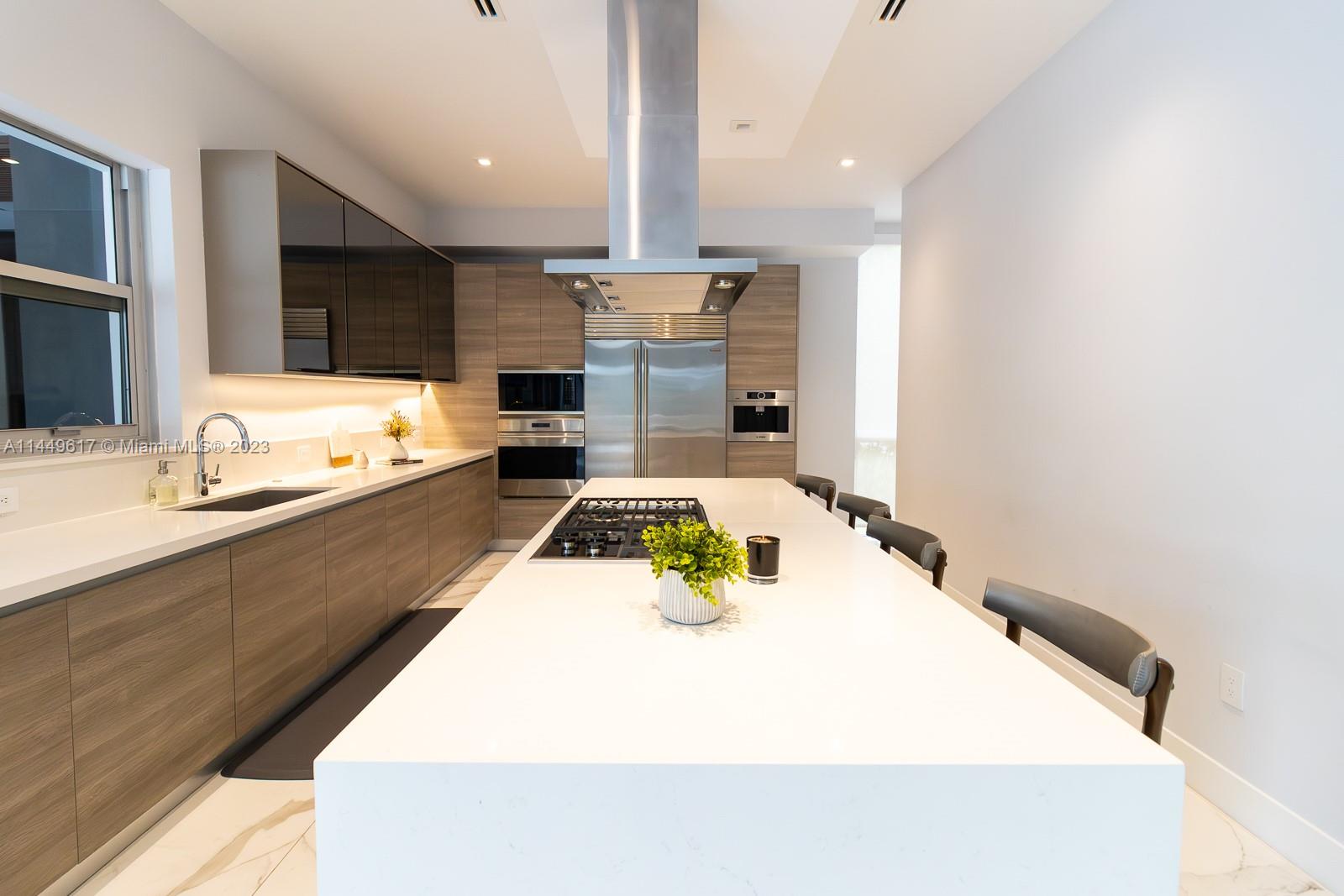 WESTON ESTATES - Residential