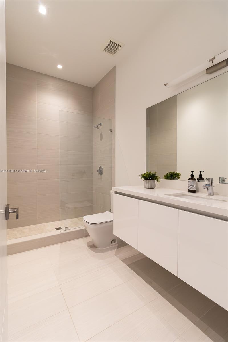 WESTON ESTATES - Residential