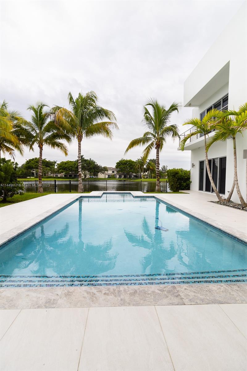 WESTON ESTATES - Residential