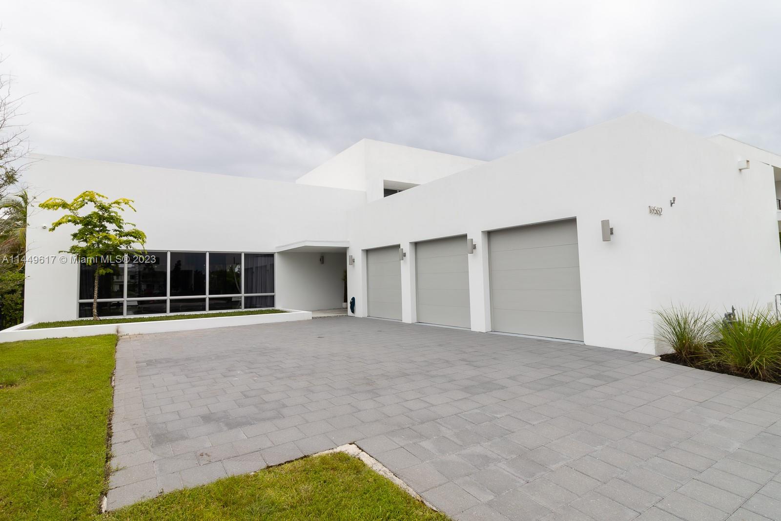 WESTON ESTATES - Residential