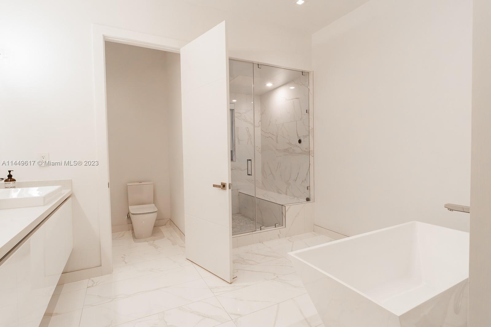 WESTON ESTATES - Residential