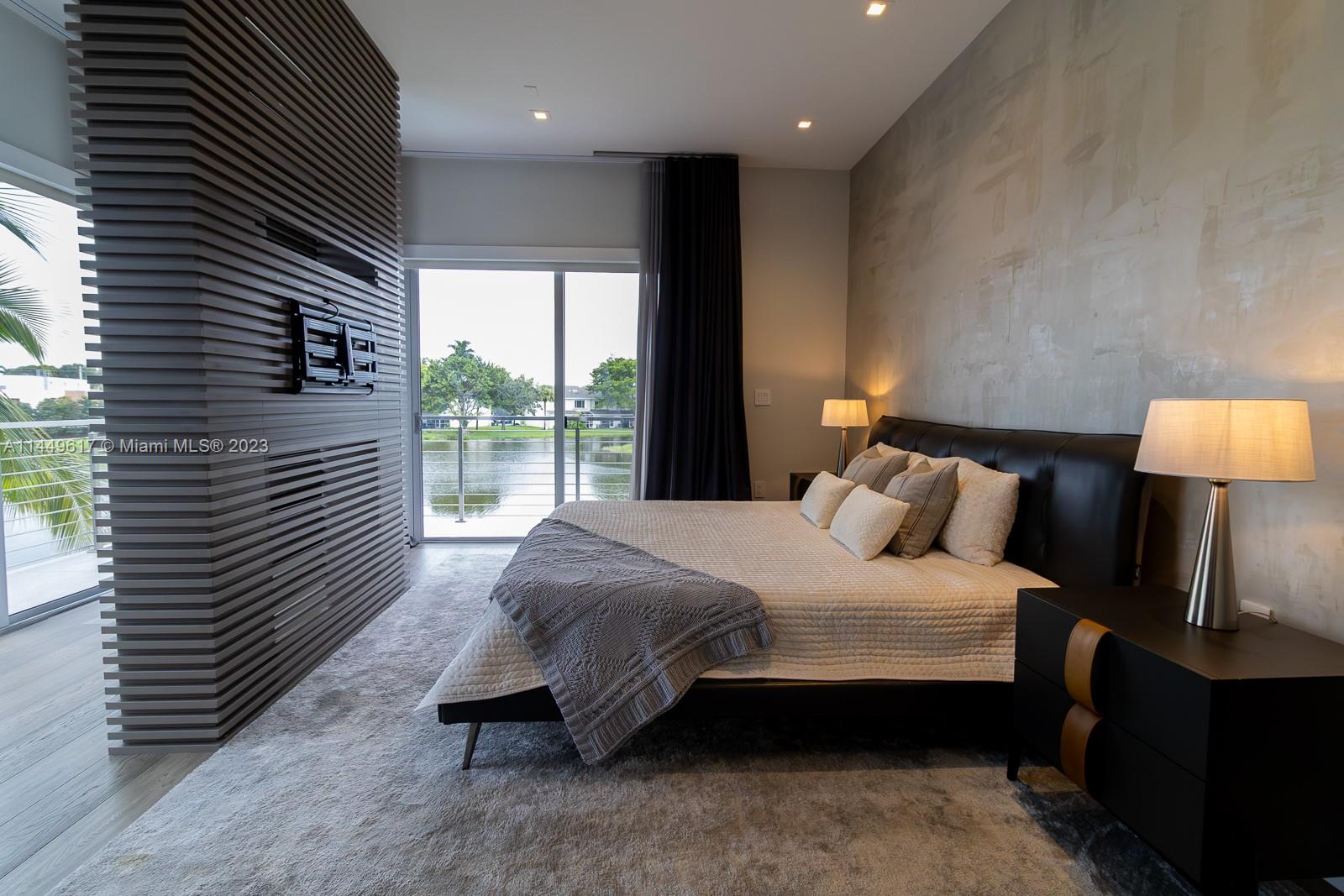 WESTON ESTATES - Residential