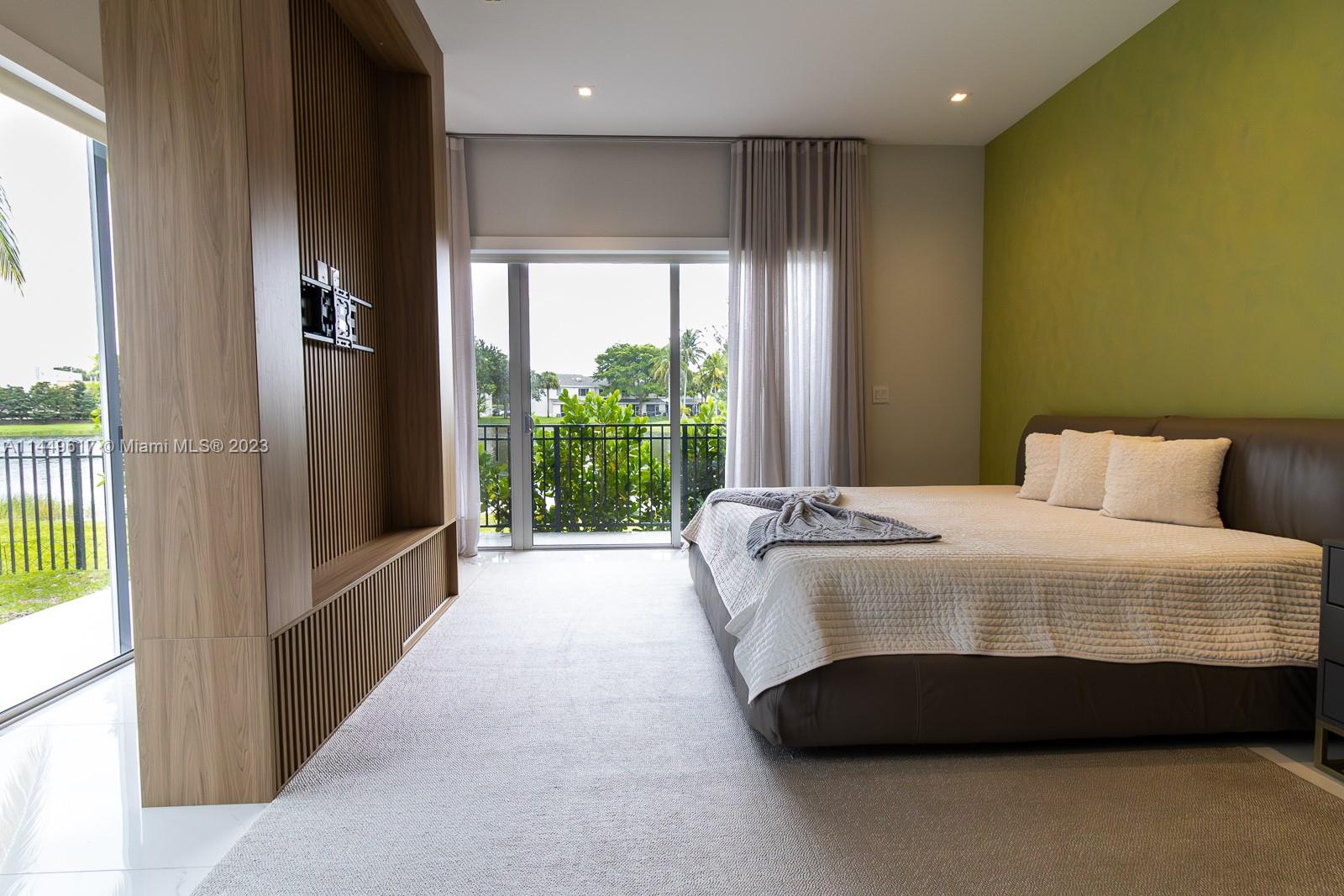 WESTON ESTATES - Residential