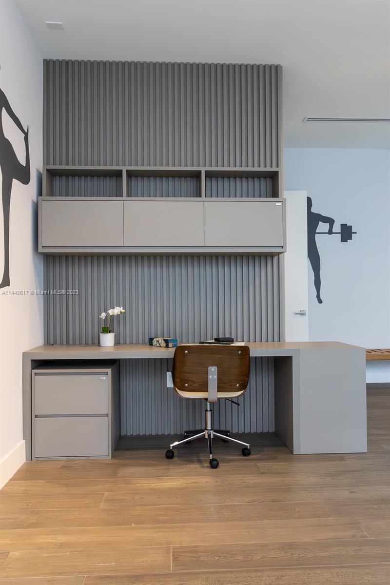 WESTON ESTATES - Residential