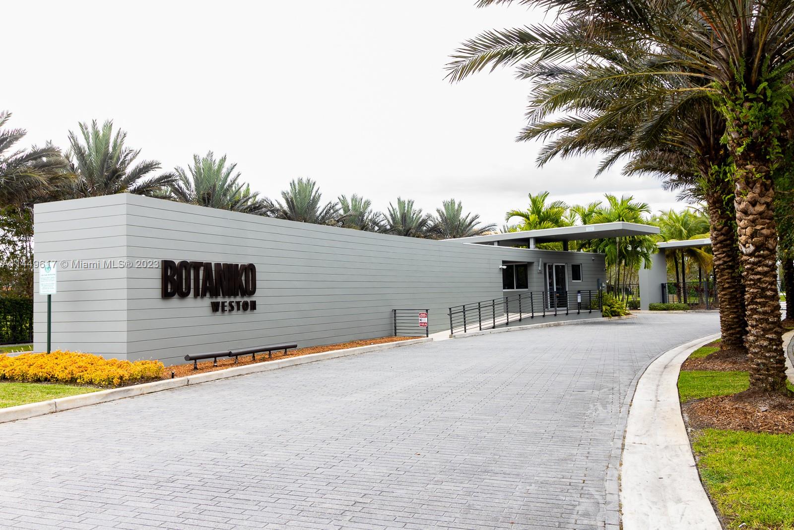 WESTON ESTATES - Residential