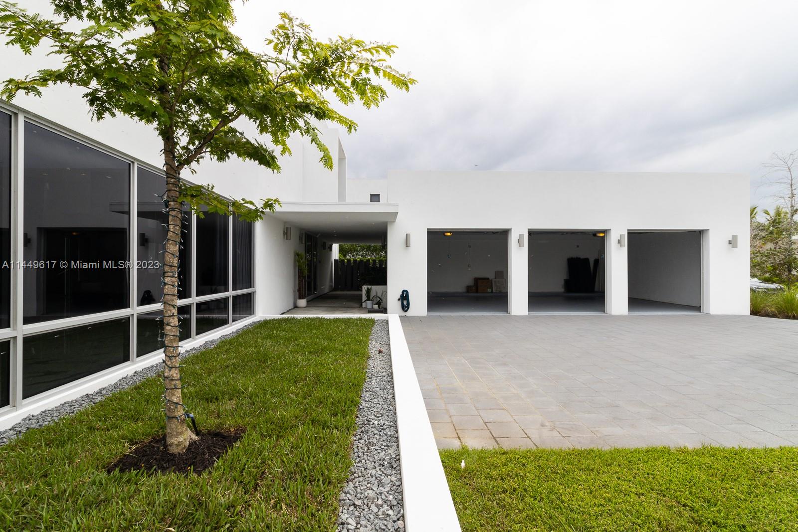 WESTON ESTATES - Residential