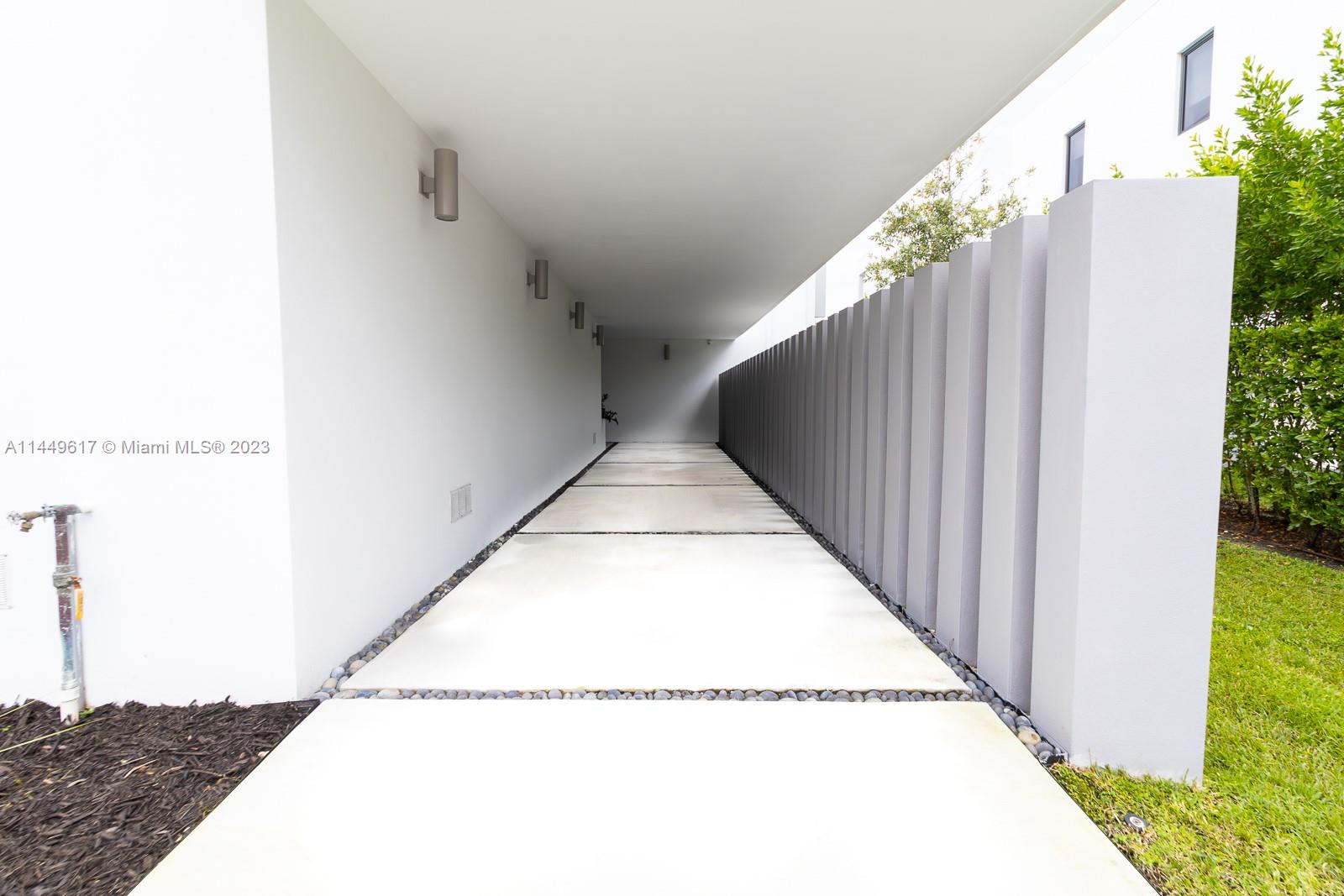 WESTON ESTATES - Residential