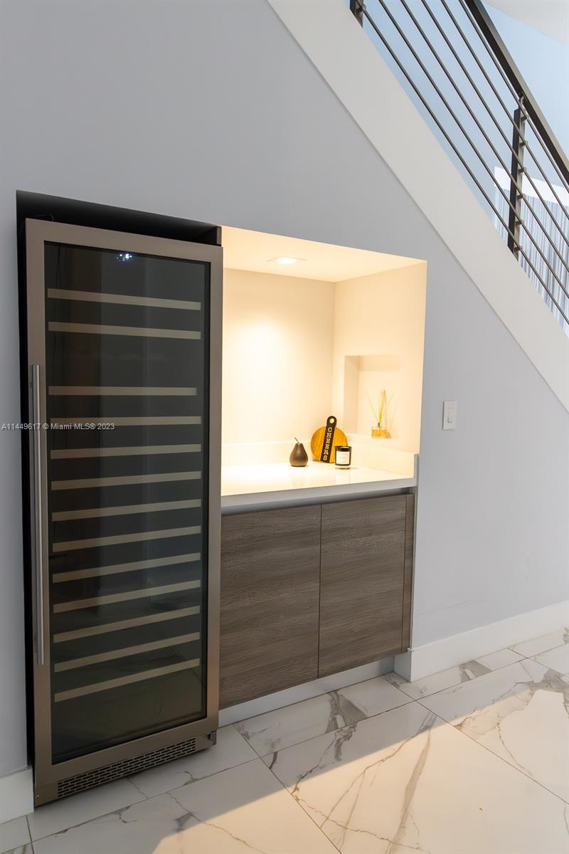 WESTON ESTATES - Residential