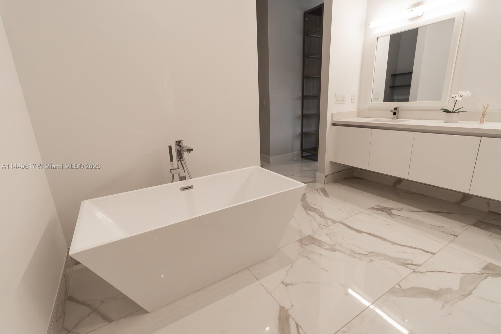 WESTON ESTATES - Residential