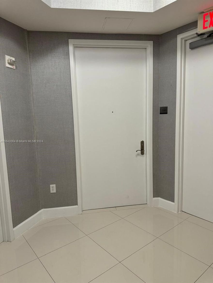 This gorgeous 2 beds and 2 bath. This light and bright property of 1,463 Sq.Ft in the heart of Sunny Isles Beach offers an spacious living room private balcony, and peaceful views to the intracostal.
Building offers on-site restaurant, 24 hr valet parking, fitness center, sauna, concierge, and access to beach.
