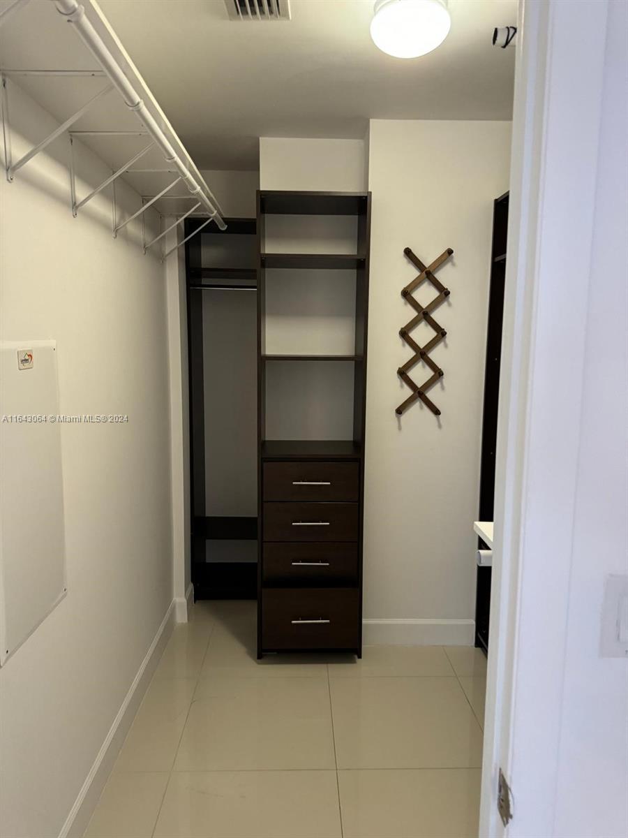TDR TOWER III CONDO - Residential